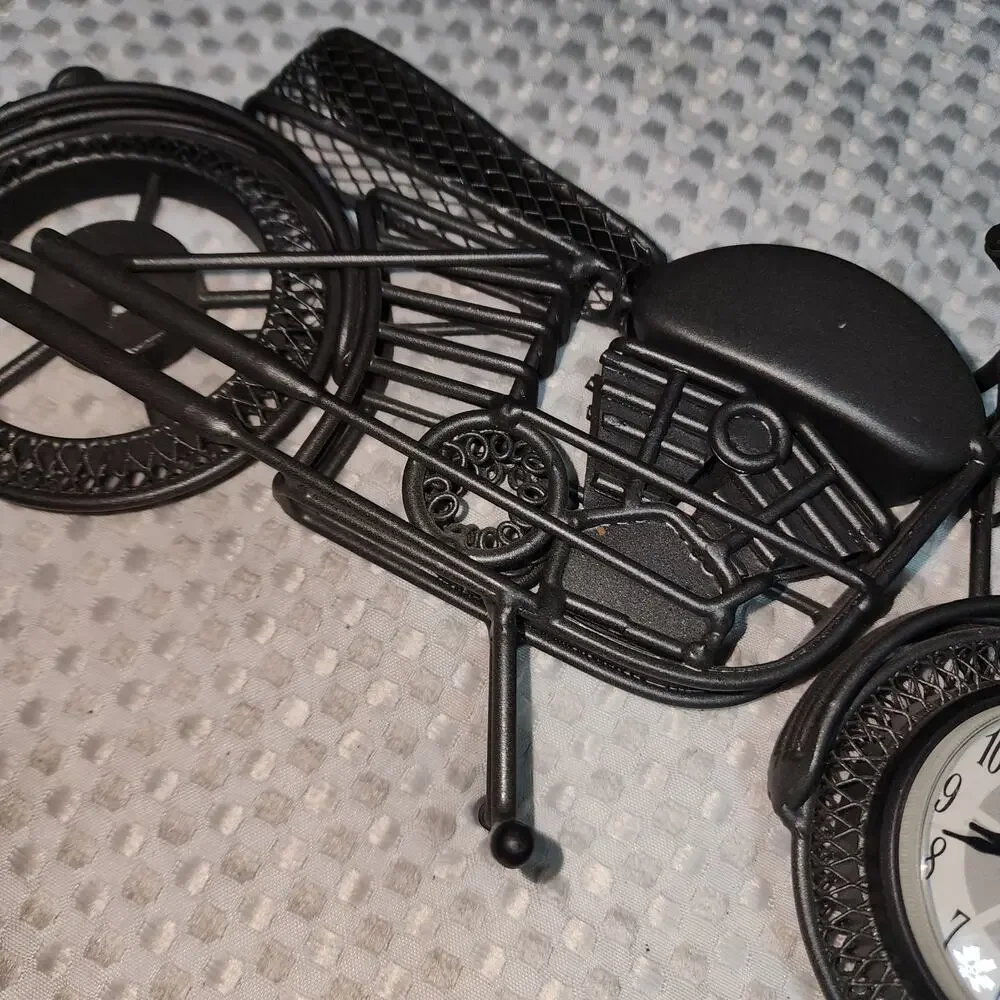 TIMEX COLLECTIBLE MOTORCYCLE METAL CLOCK